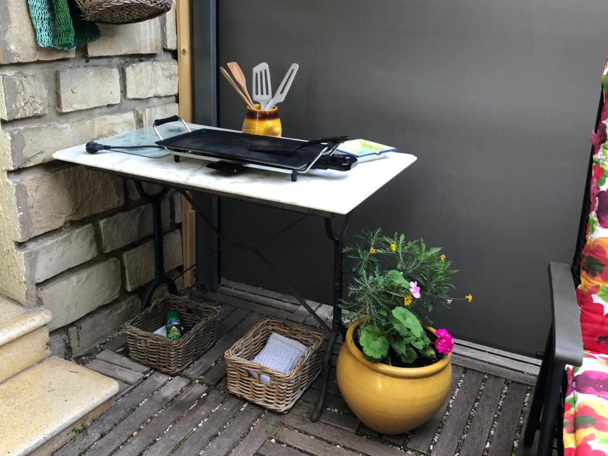 Votre Sejour A Sanary Dans Bas De Villa Avec Terrasse Vegetalisee Et Abritee Exposition Est Sud Ouest A 400M Du Centre Ville En Zone Pietonne Ou Tout Peut Se Faire A Pied ซานารี-ซูร์-แมร์ ภายนอก รูปภาพ